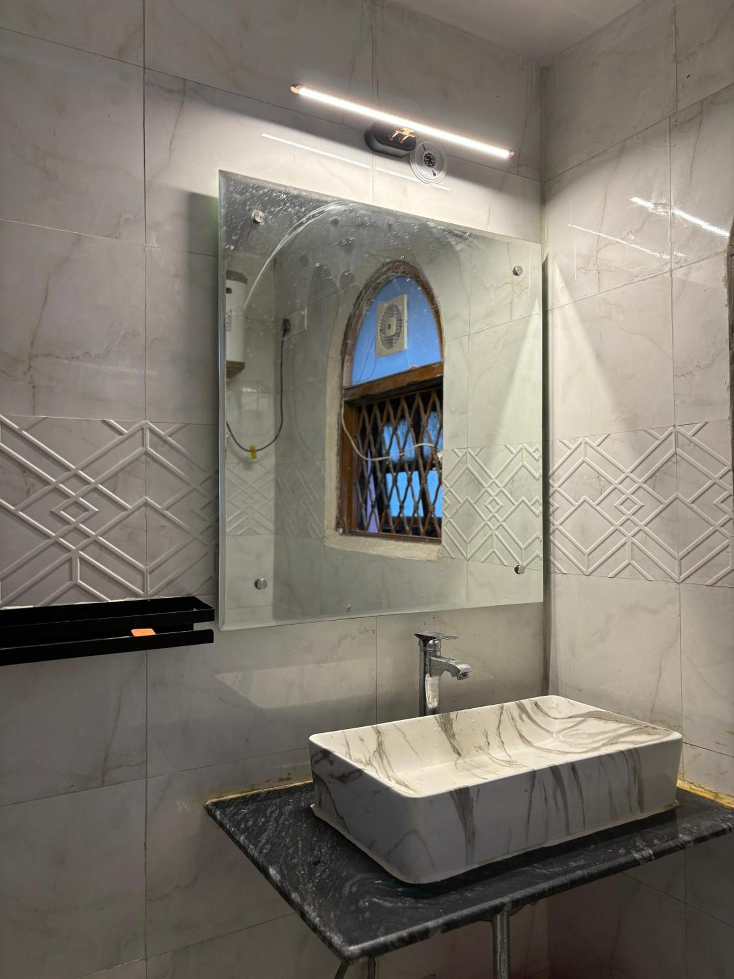 Atharva'S Homestay By Goaround Homes - Nehru Enclave Metro, South Delhi Nuova Delhi Esterno foto