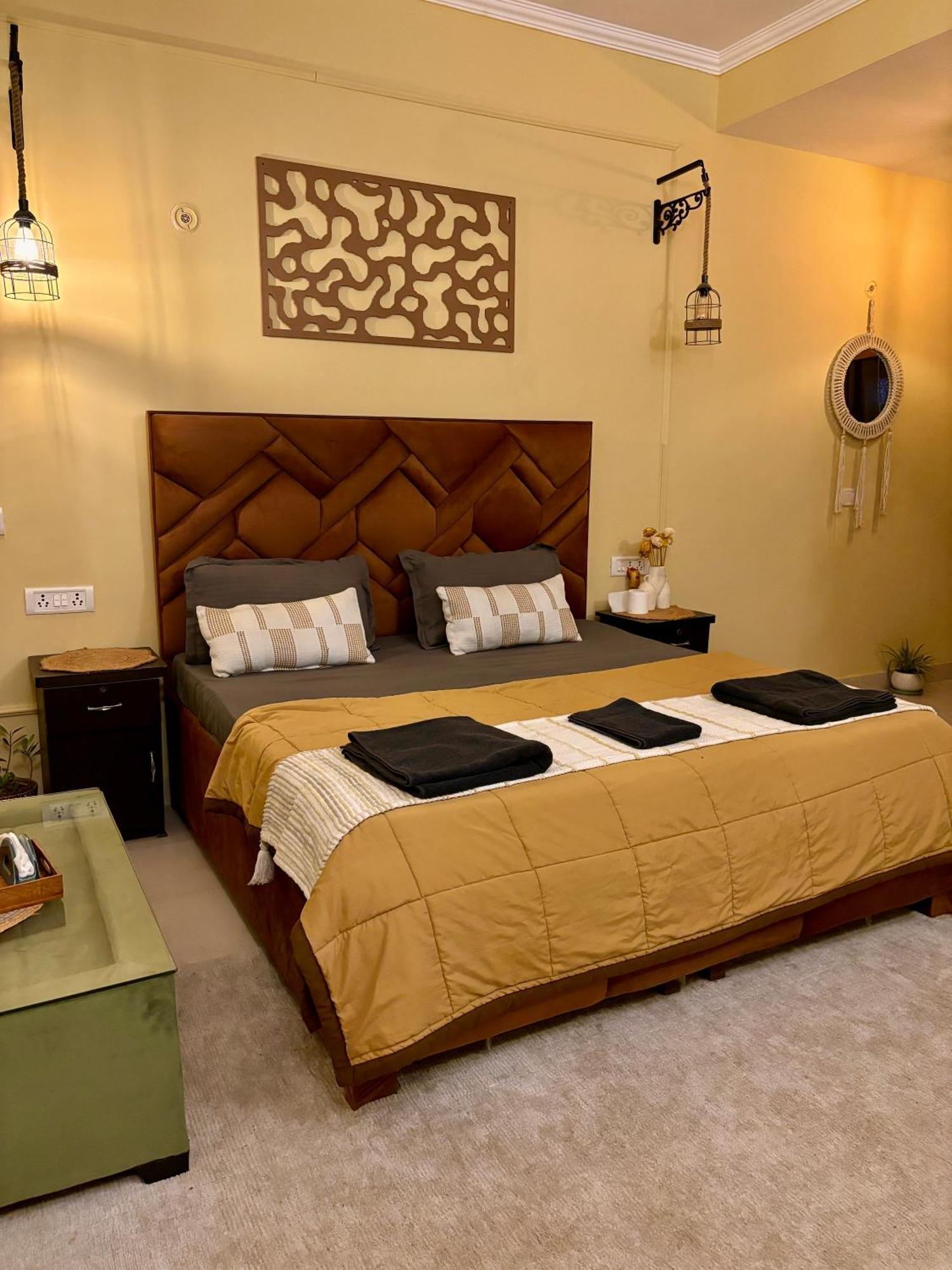Atharva'S Homestay By Goaround Homes - Nehru Enclave Metro, South Delhi Nuova Delhi Esterno foto