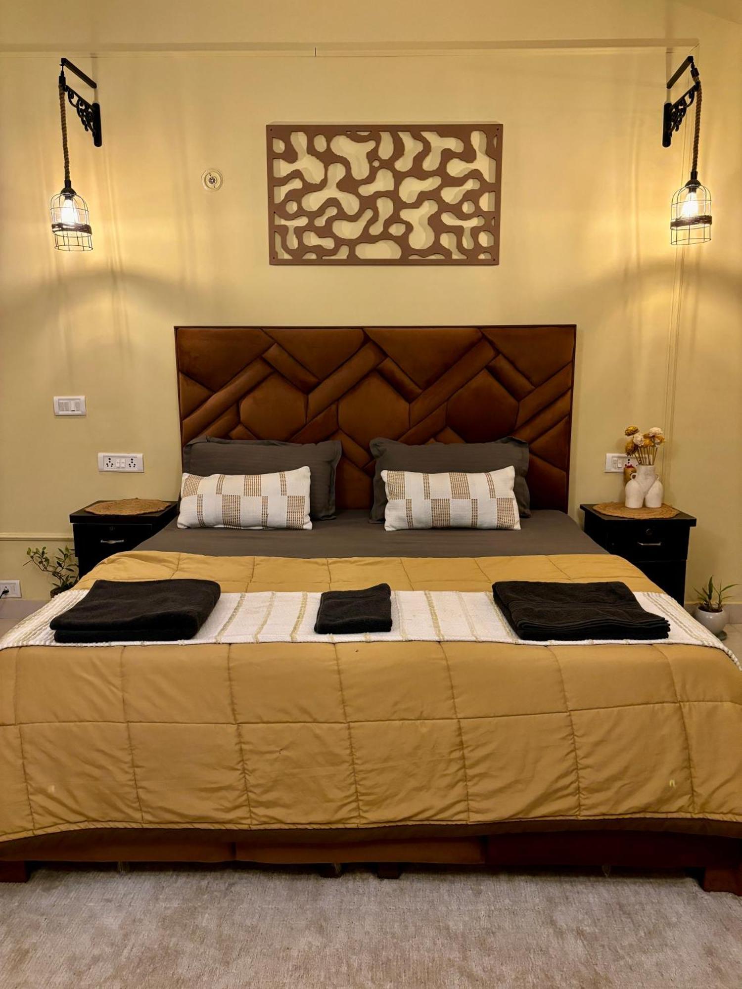 Atharva'S Homestay By Goaround Homes - Nehru Enclave Metro, South Delhi Nuova Delhi Esterno foto