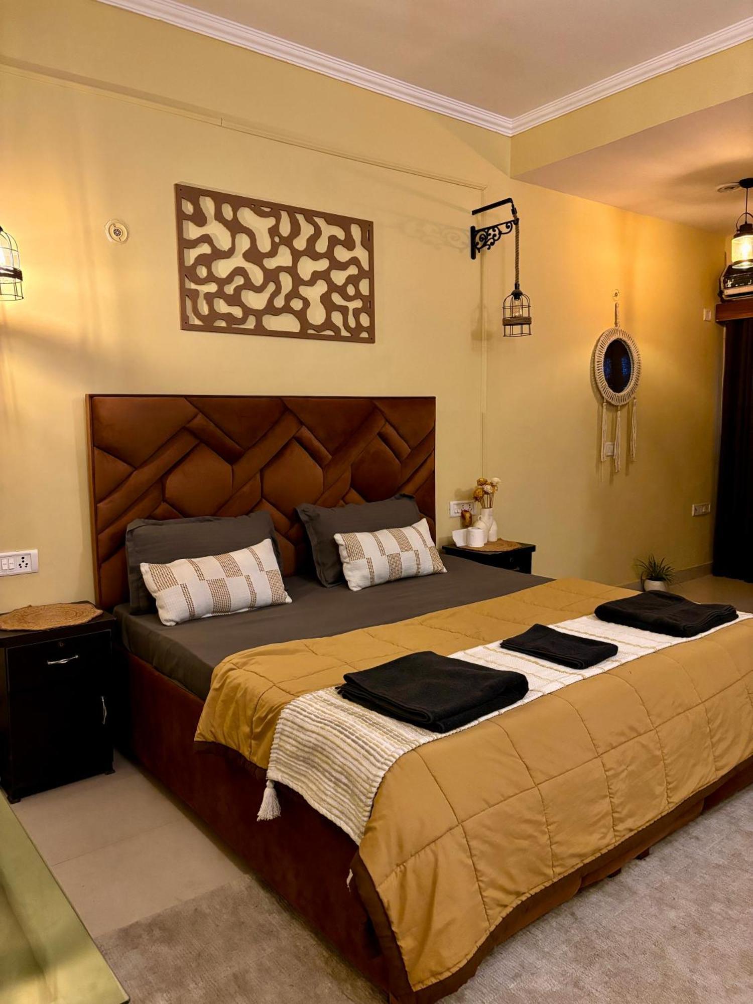 Atharva'S Homestay By Goaround Homes - Nehru Enclave Metro, South Delhi Nuova Delhi Esterno foto