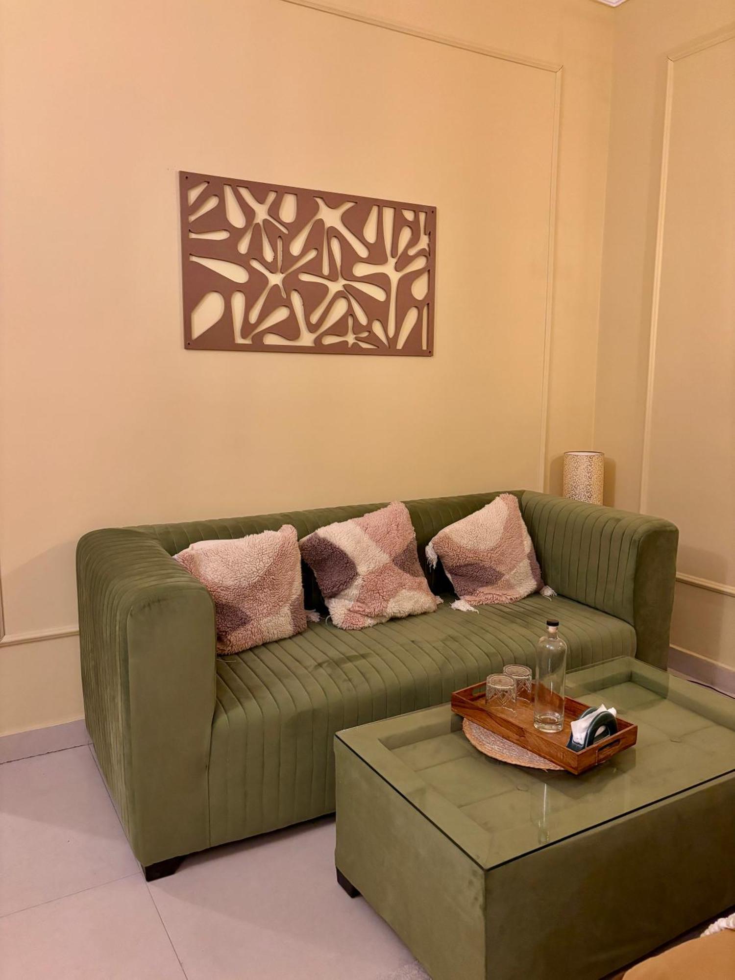 Atharva'S Homestay By Goaround Homes - Nehru Enclave Metro, South Delhi Nuova Delhi Esterno foto