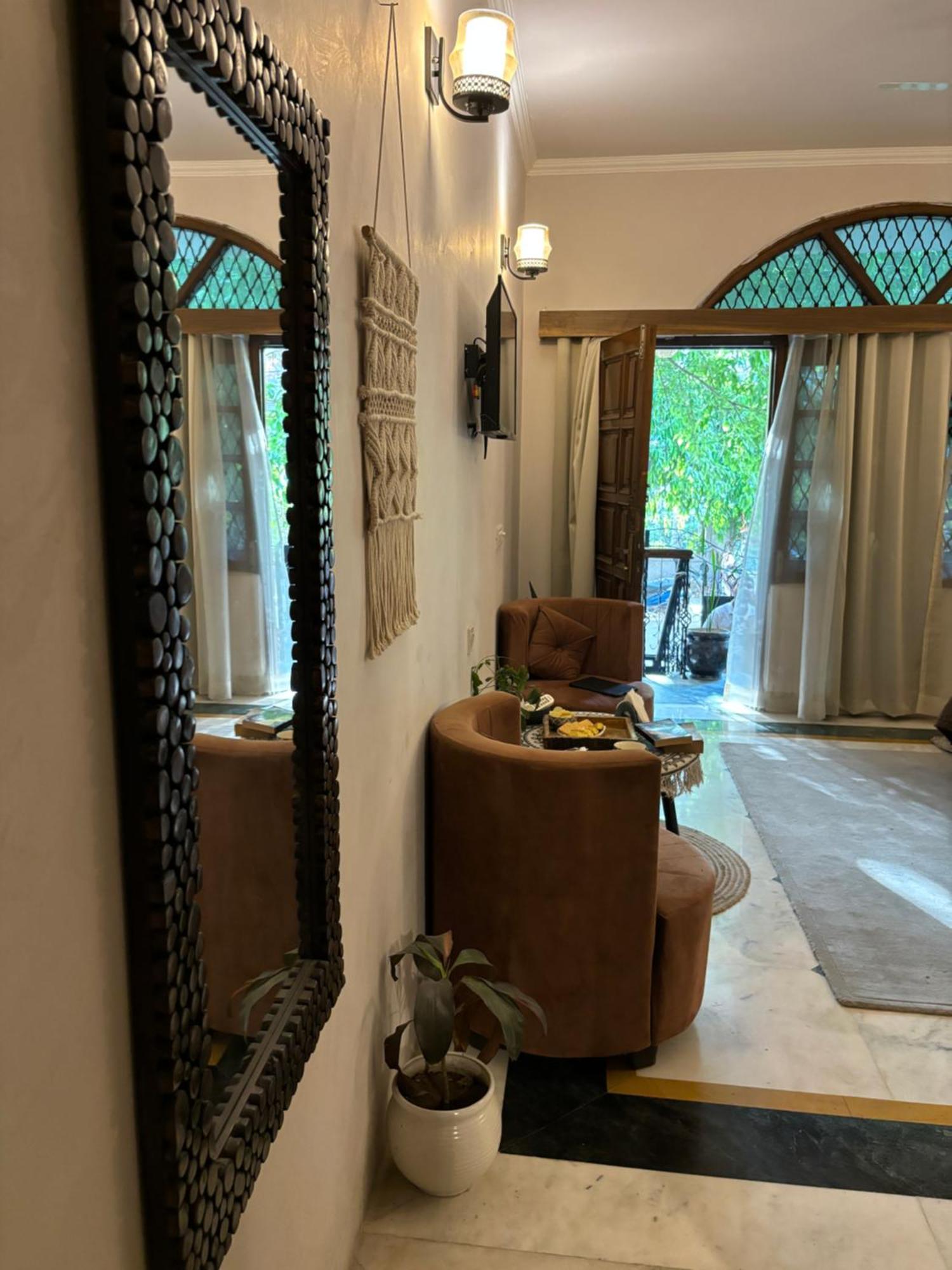 Atharva'S Homestay By Goaround Homes - Nehru Enclave Metro, South Delhi Nuova Delhi Esterno foto