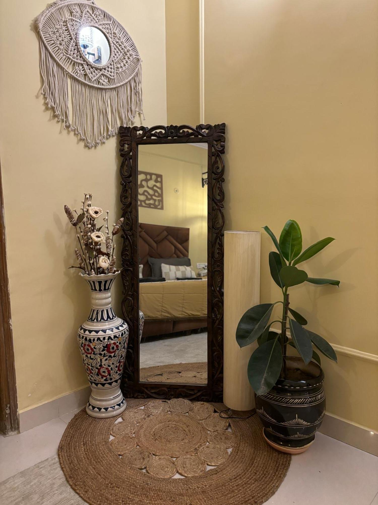Atharva'S Homestay By Goaround Homes - Nehru Enclave Metro, South Delhi Nuova Delhi Esterno foto