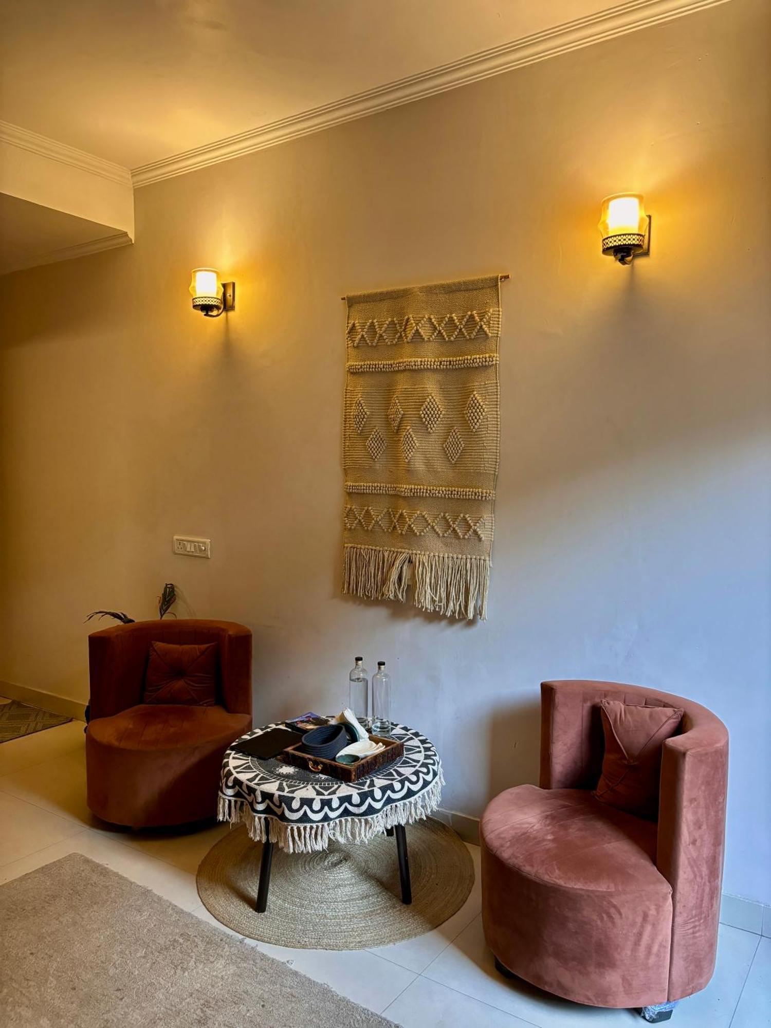 Atharva'S Homestay By Goaround Homes - Nehru Enclave Metro, South Delhi Nuova Delhi Esterno foto