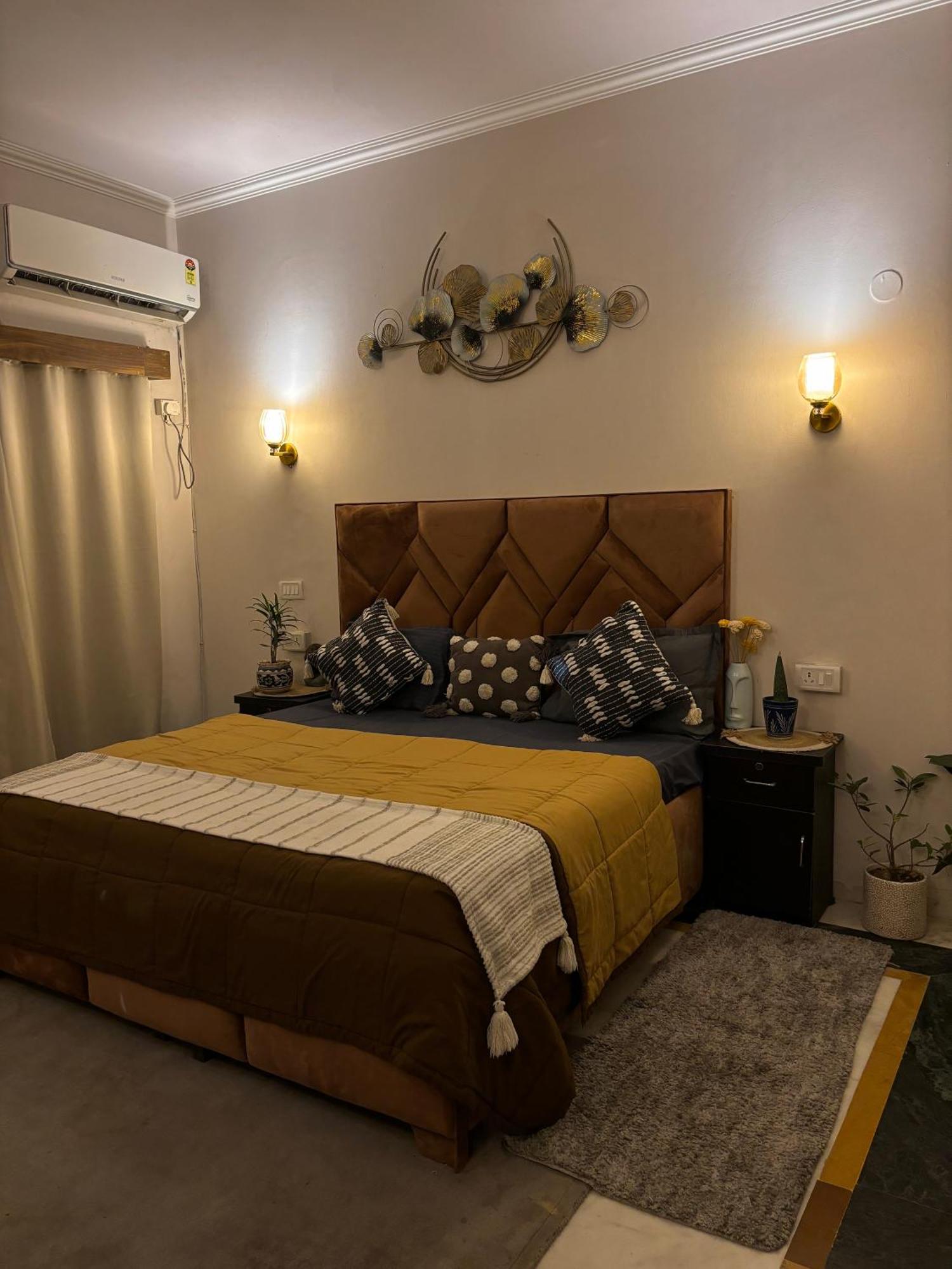 Atharva'S Homestay By Goaround Homes - Nehru Enclave Metro, South Delhi Nuova Delhi Esterno foto