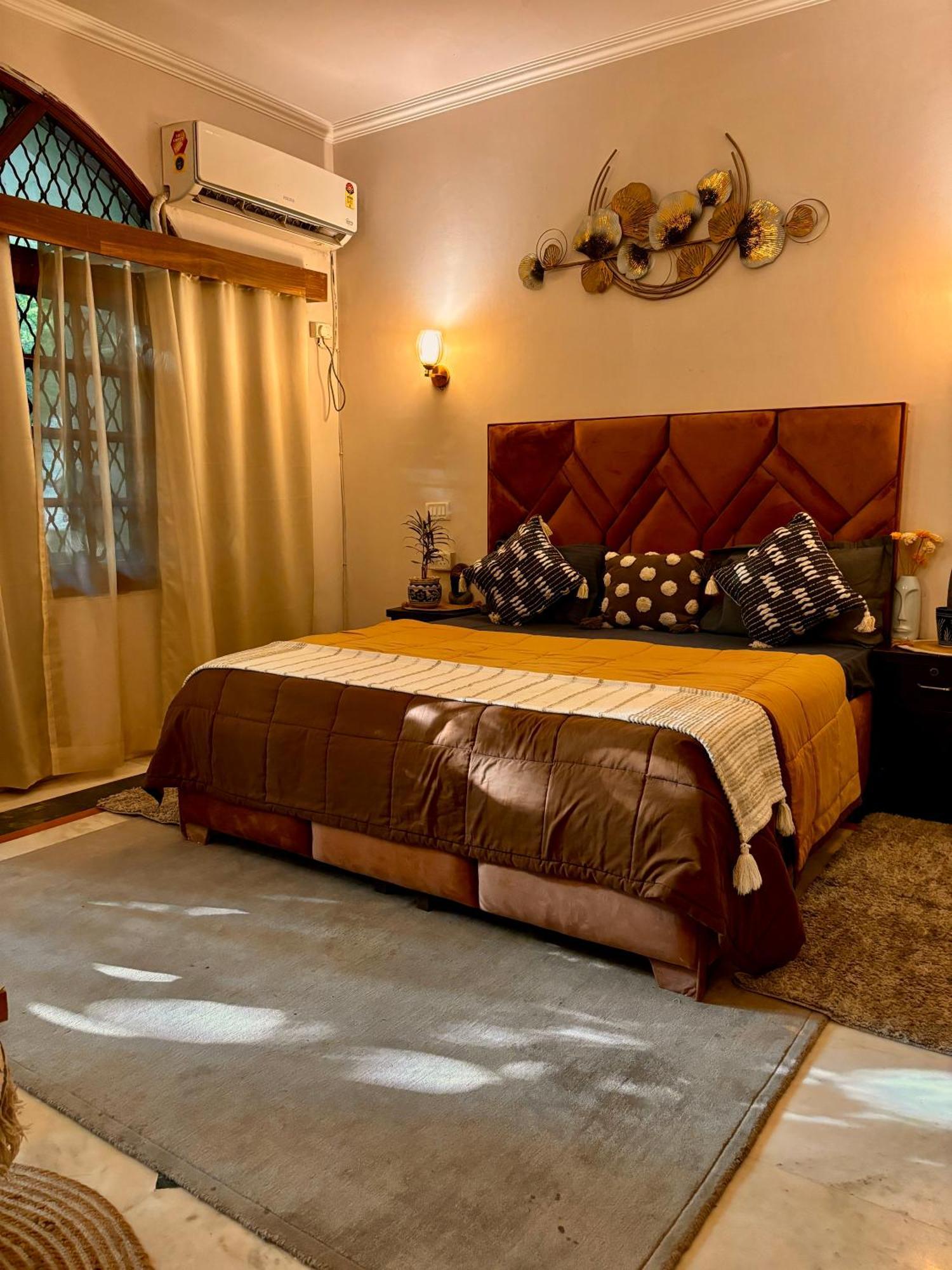 Atharva'S Homestay By Goaround Homes - Nehru Enclave Metro, South Delhi Nuova Delhi Esterno foto
