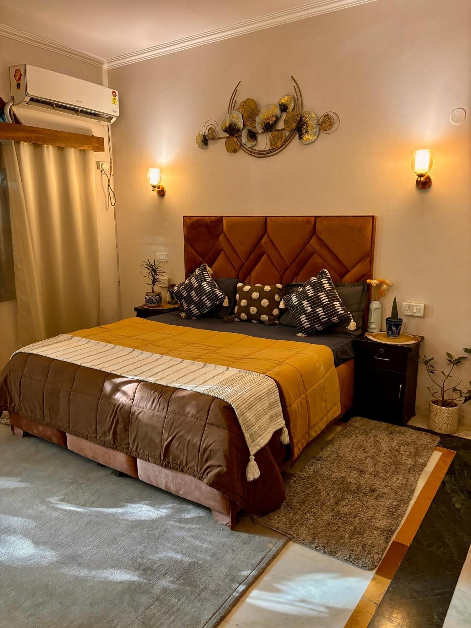 Atharva'S Homestay By Goaround Homes - Nehru Enclave Metro, South Delhi Nuova Delhi Esterno foto