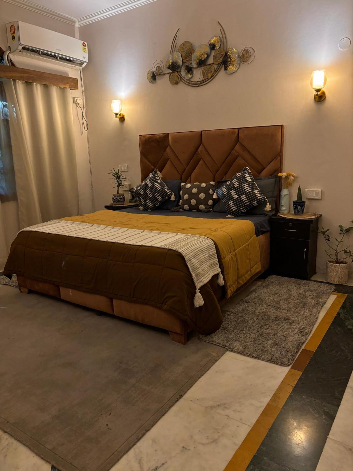 Atharva'S Homestay By Goaround Homes - Nehru Enclave Metro, South Delhi Nuova Delhi Esterno foto