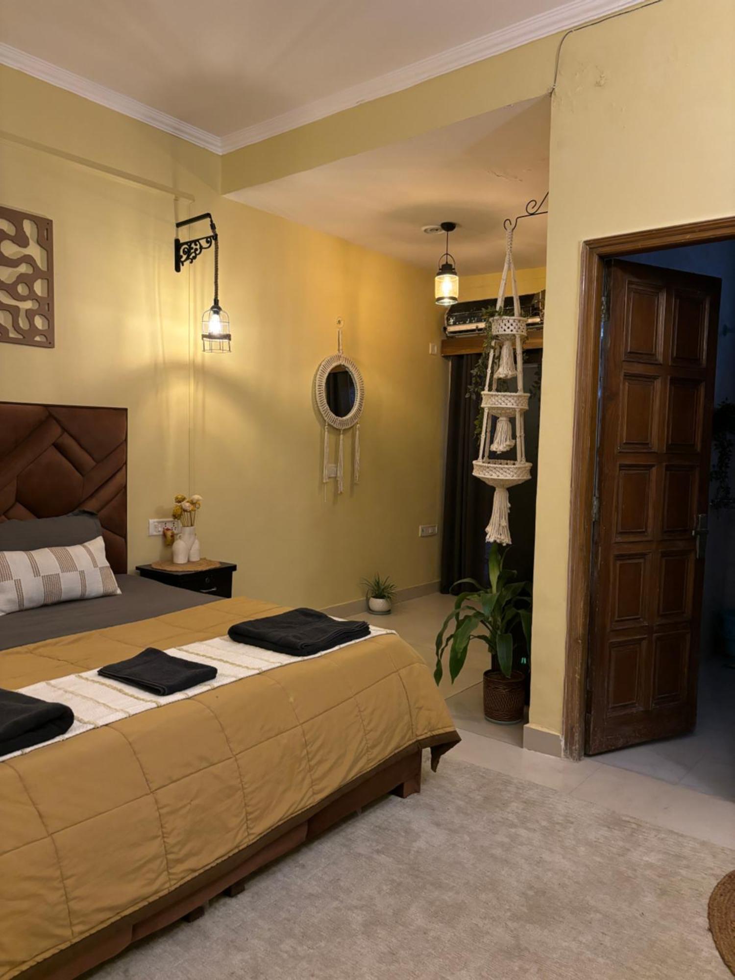 Atharva'S Homestay By Goaround Homes - Nehru Enclave Metro, South Delhi Nuova Delhi Esterno foto