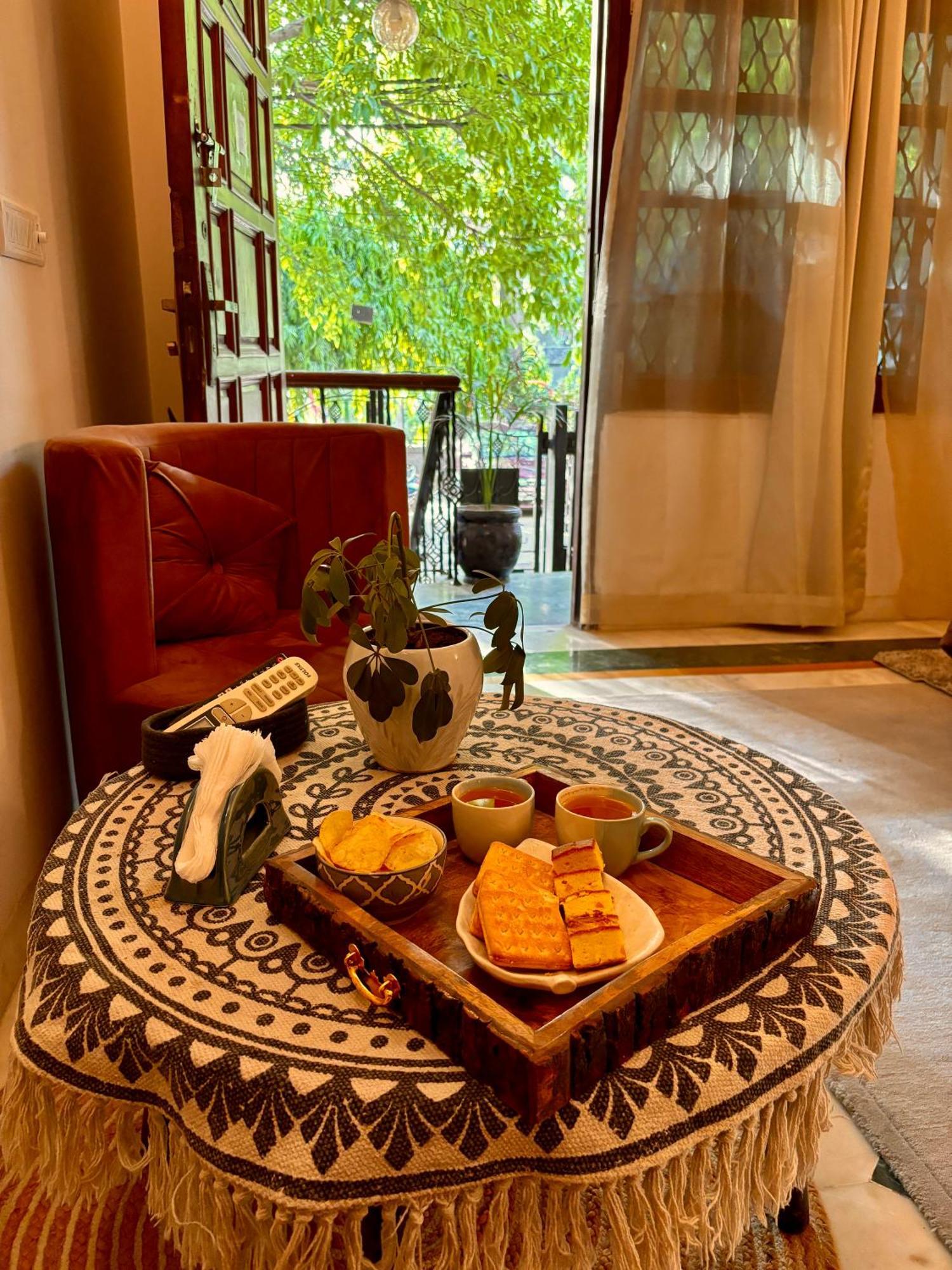 Atharva'S Homestay By Goaround Homes - Nehru Enclave Metro, South Delhi Nuova Delhi Esterno foto