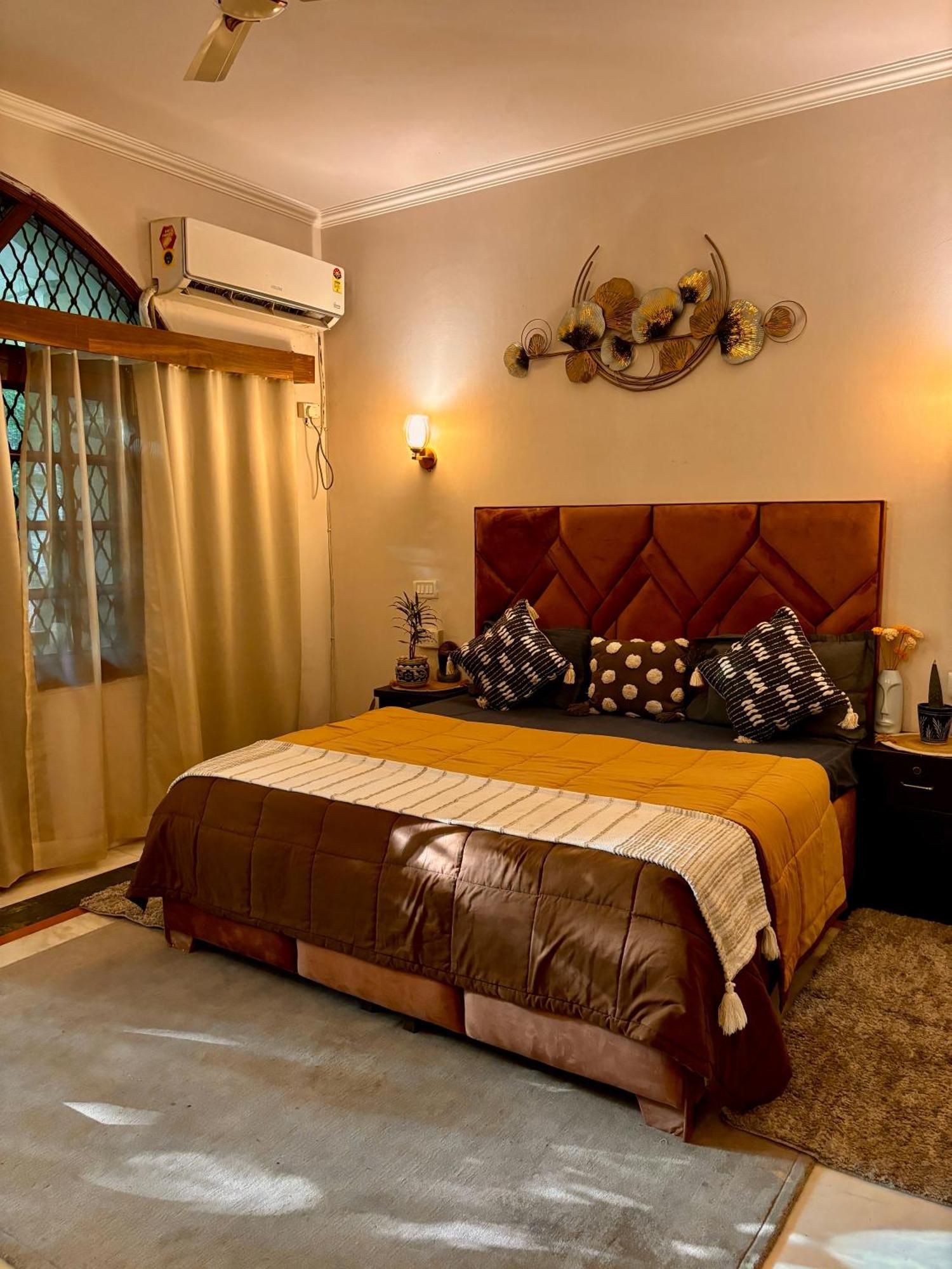 Atharva'S Homestay By Goaround Homes - Nehru Enclave Metro, South Delhi Nuova Delhi Esterno foto