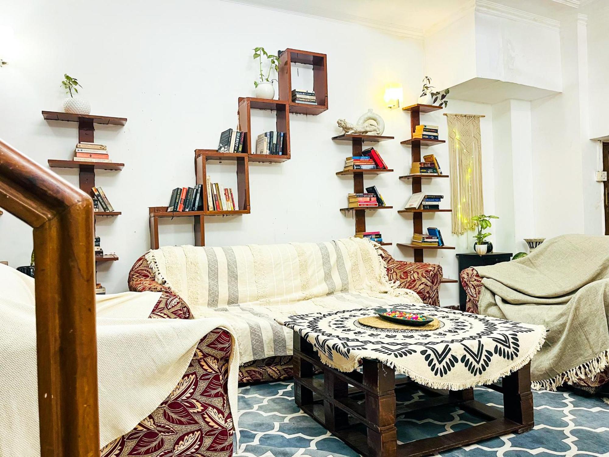 Atharva'S Homestay By Goaround Homes - Nehru Enclave Metro, South Delhi Nuova Delhi Esterno foto