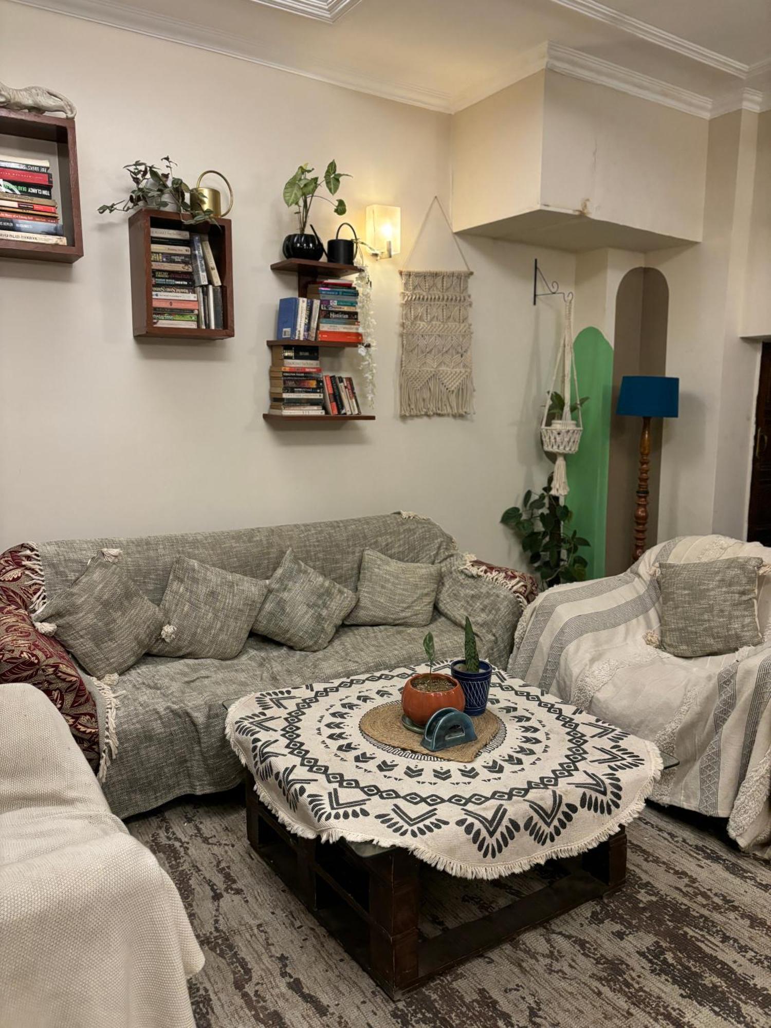 Atharva'S Homestay By Goaround Homes - Nehru Enclave Metro, South Delhi Nuova Delhi Esterno foto