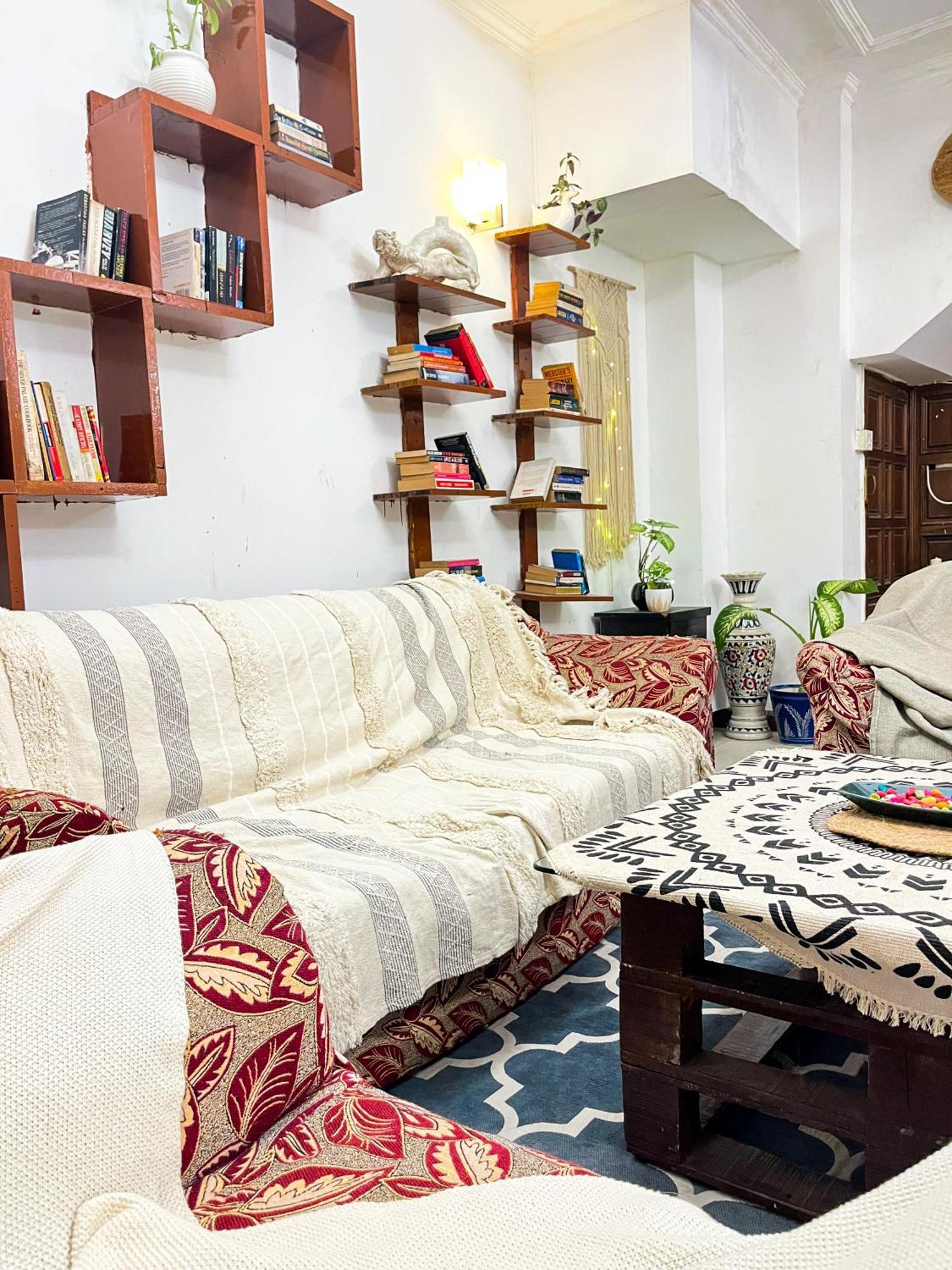 Atharva'S Homestay By Goaround Homes - Nehru Enclave Metro, South Delhi Nuova Delhi Esterno foto
