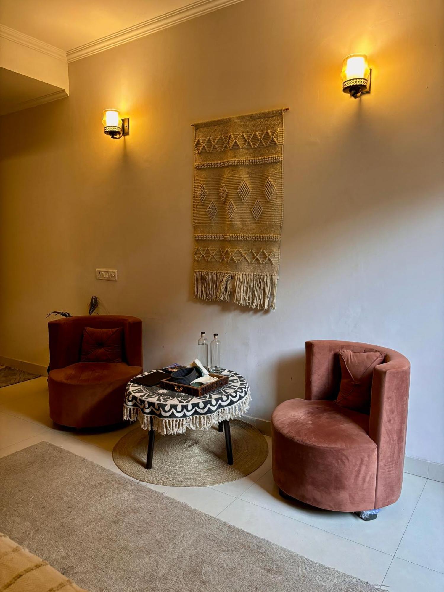 Atharva'S Homestay By Goaround Homes - Nehru Enclave Metro, South Delhi Nuova Delhi Esterno foto